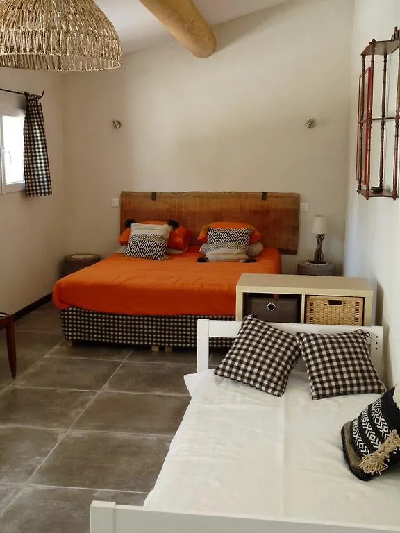 Bed and Breakfast Bergerie D'Alivon En Camargue Arles 0*,